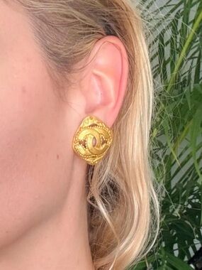 Chanel CC Logo  Gold  Clip-On Earrings